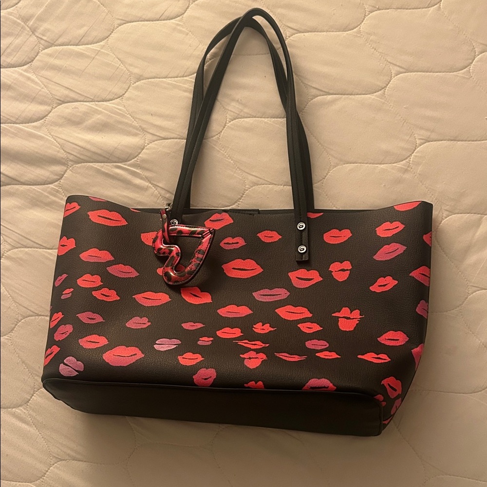 Betsey Johnson Torrid Black and Pink Lip Print Tote Bag - Picture 8 of 10